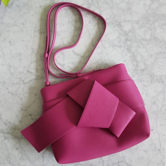 French Connection Handbags - 🌼 NWOT French Connection Sade crossbody